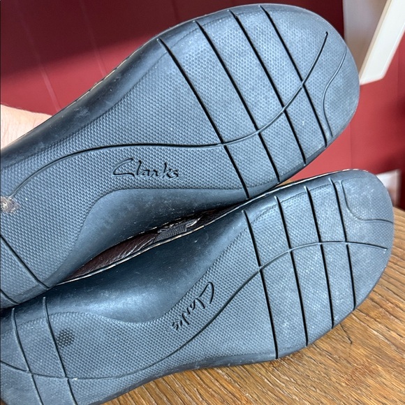 Clarks Dark Brown Leather Flats - Picture 10 of 14